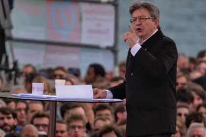 Jean-Luc M&eacute;lanchon en meeting